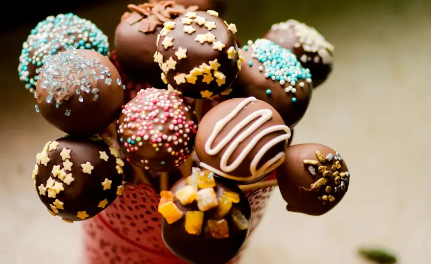 Cudowne ciastka na patyku jak lody – łatwe przepisy i porady