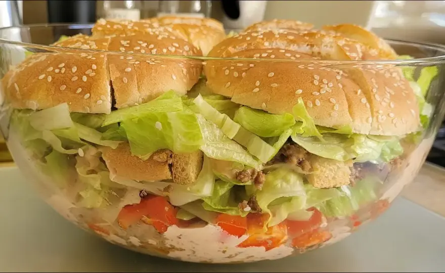 Jaka sałata do burgera? Wybierz idealną dla smaku i chrupkości