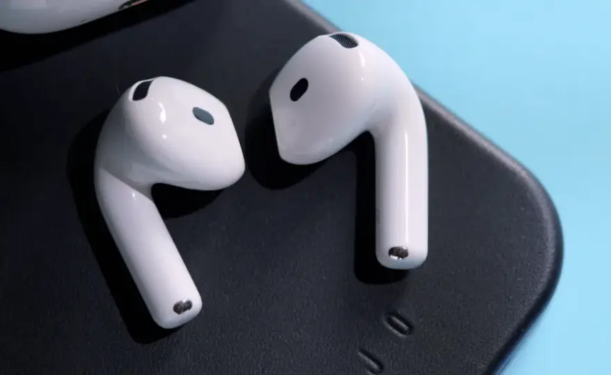Jak odróżnić AirPods 1 od 2 - kluczowe różnice, które musisz znać