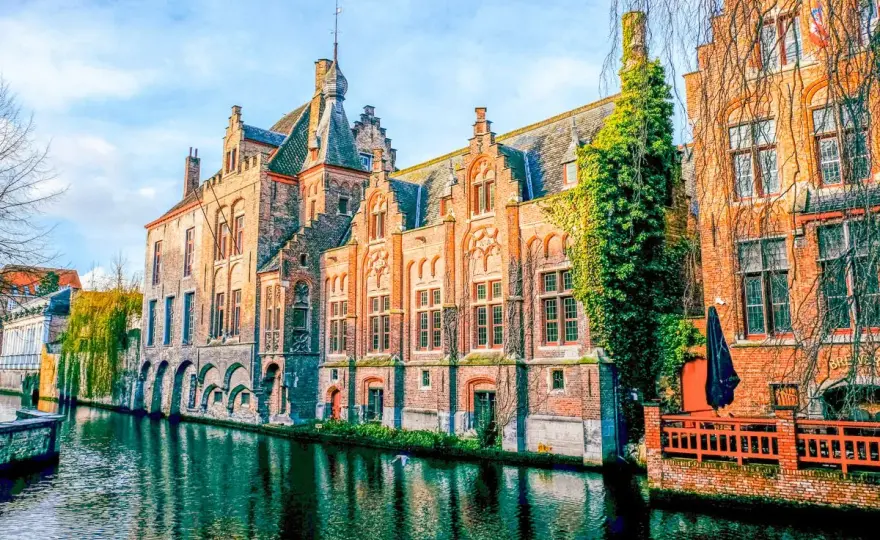 Bruselas a Brujas en tren: la guía completa para tu viaje