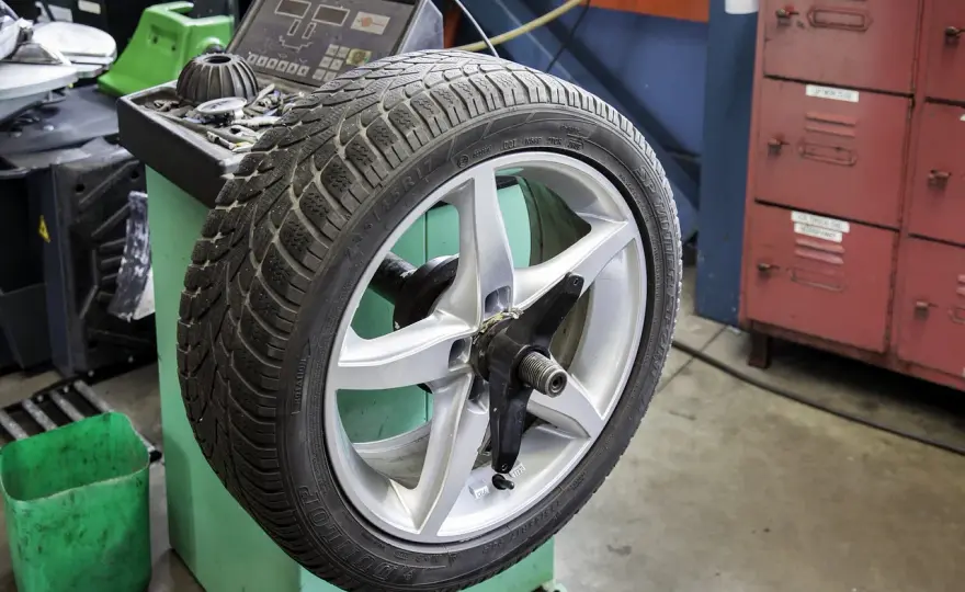 Ciśnienie w oponach 225/45 R18 - Jakie jest prawidłowe?