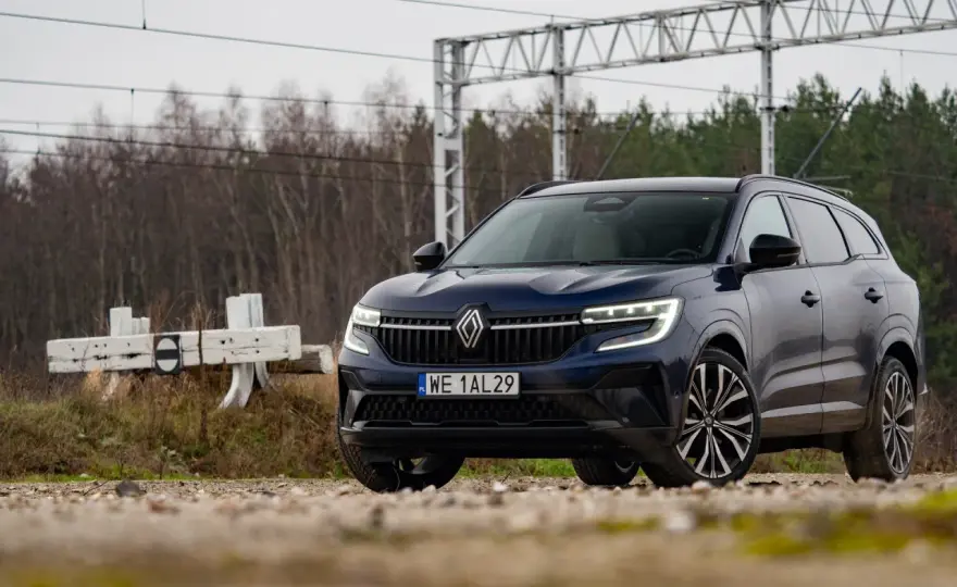 Renault Espace - Hybrydowy SUV dla rodziny. Czy warto go kupić?