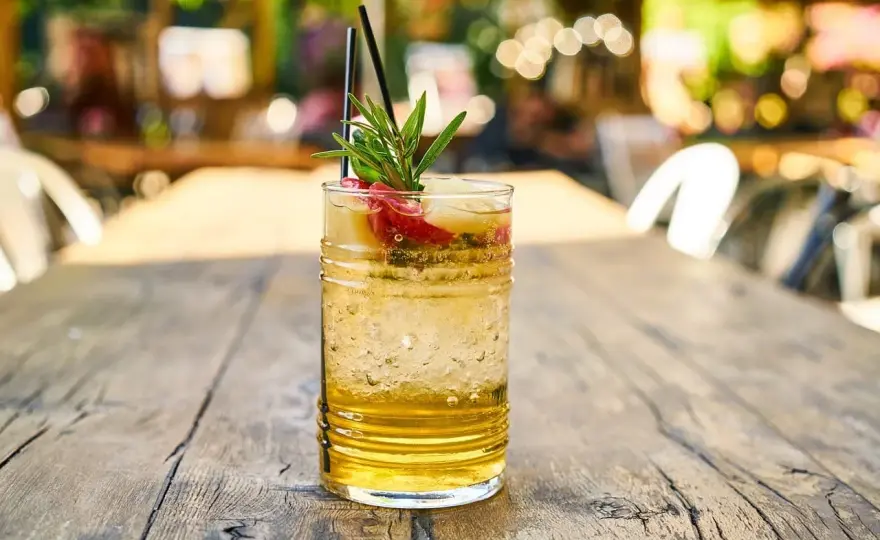 Najlepsze drinki na panieński, które oczarują Twoje przyjaciółki