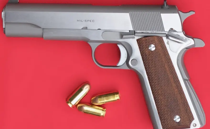 Pistolet à blanc - Ce que son canon révèle sur la loi et la sécurité