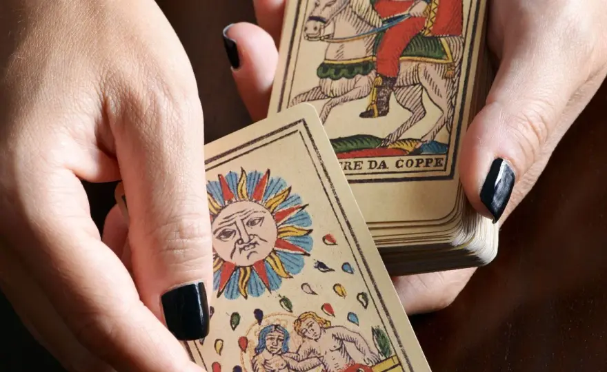 Tarot online, który naprawdę ma sens - jak go wybrać?