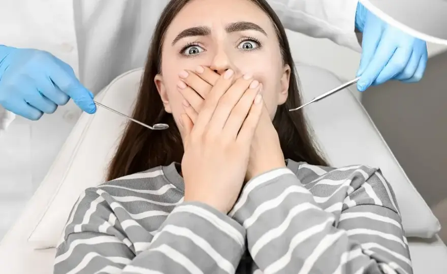 Jak pokonać lęk przed dentystą? Bezbolesne leczenie i wsparcie