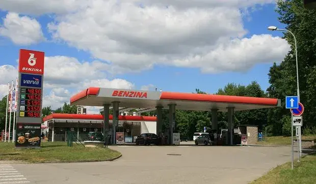 Ile kosztuje diesel w Czechach? Ceny, które zaskoczą kierowców