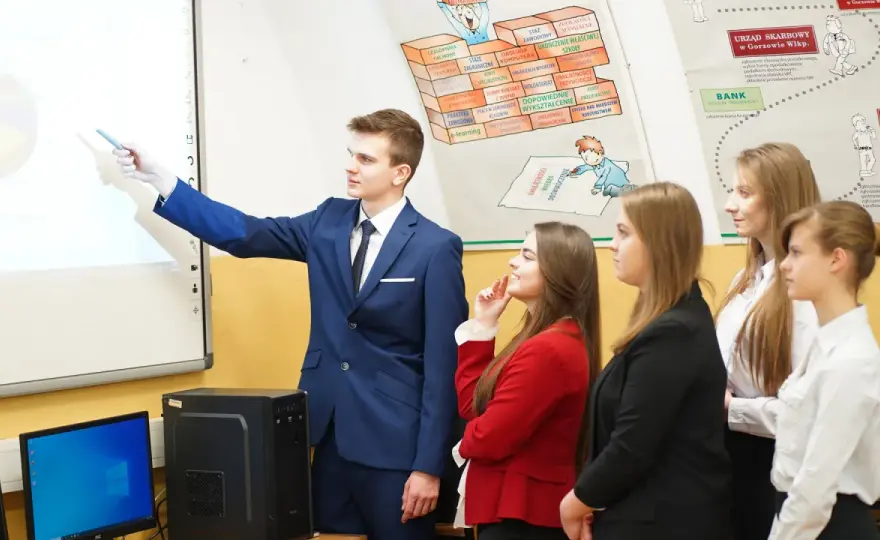 Technik ekonomista - Czy to dobry start do kariery w biurze?