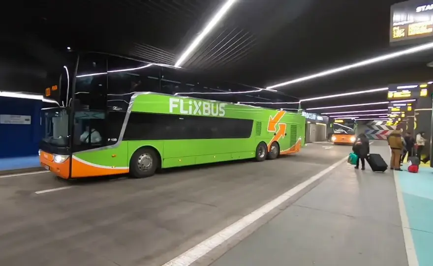 Polski Bus Praga: Gdzie wysiądziesz? Flixbus Florenc i wskazówki!