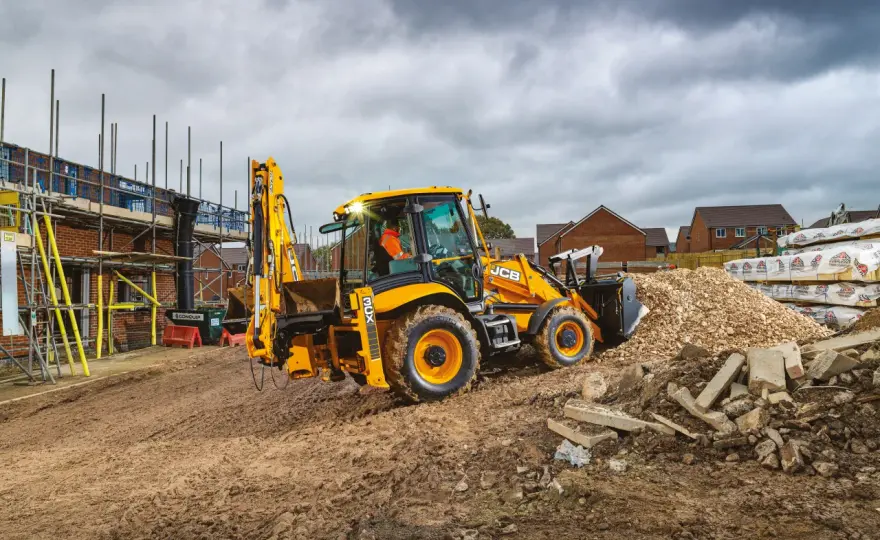  Koparko-ładowarka JCB 3CX - sprawdź opinie i parametry popularnej maszyny budowlanej