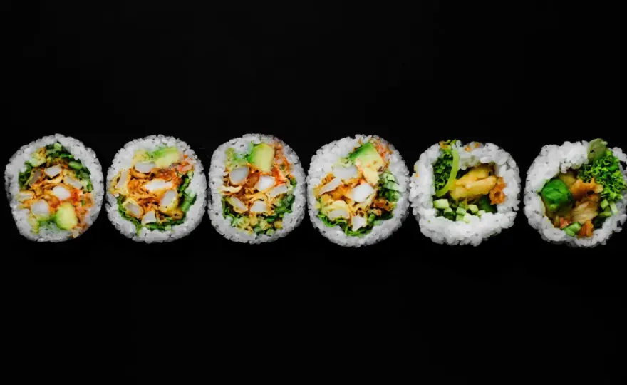 Futomaki - co to za sushi? Poznaj skład, rodzaje i różnice