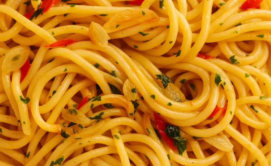 Spaghetti mit Aioli - So gelingt die perfekte Emulsion