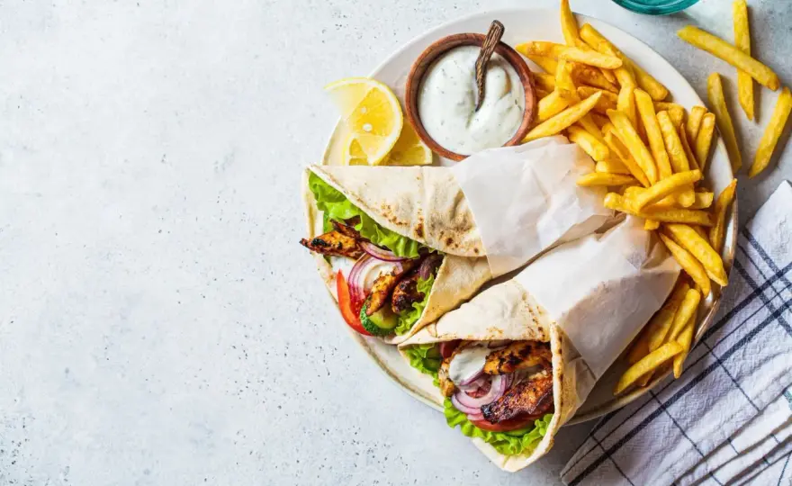 Gdzie zjeść najlepszą zapiekankę w Stalowej Woli? Sprawdź menu i ceny