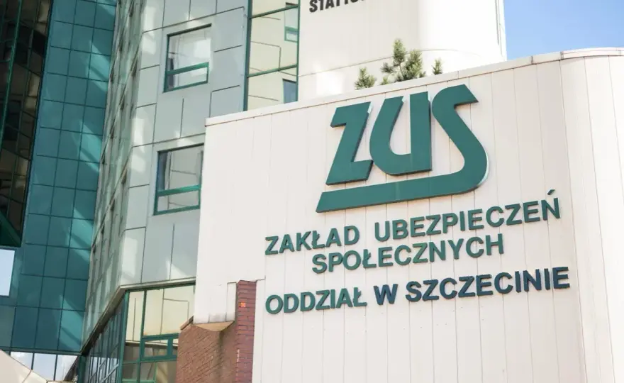 Umowa o świadczenie usług - ZUS, świadczenia i staż pracy (2026)