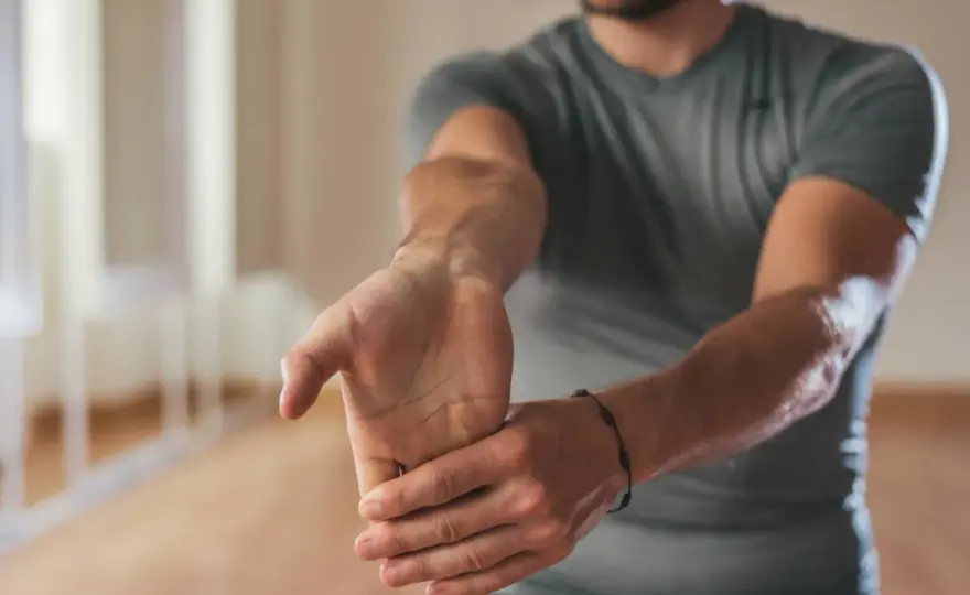 Douleur à l’avant du bras - causes et bons réflexes