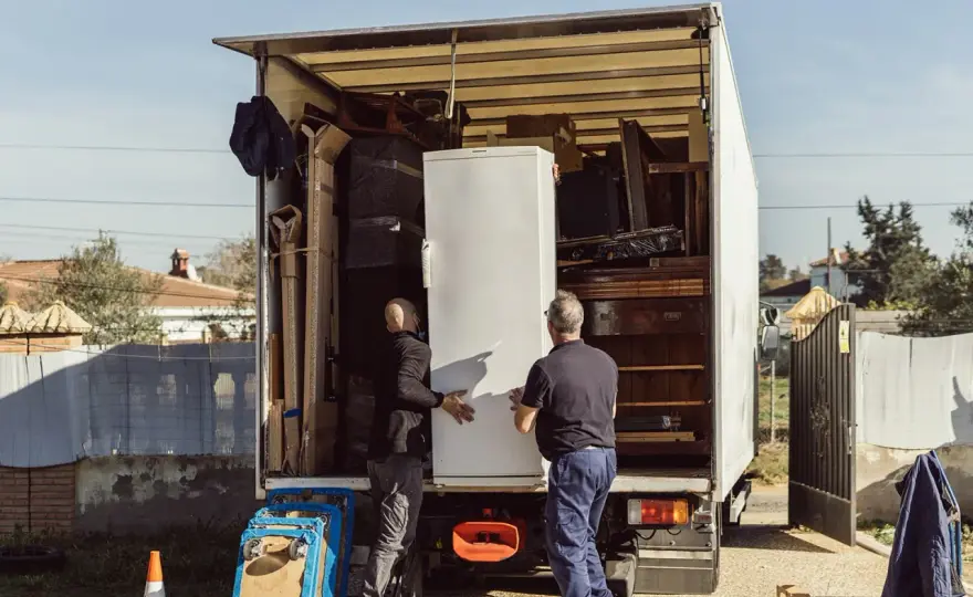 Jak przewieźć lodówkę? Bezpieczny transport i kluczowe zasady