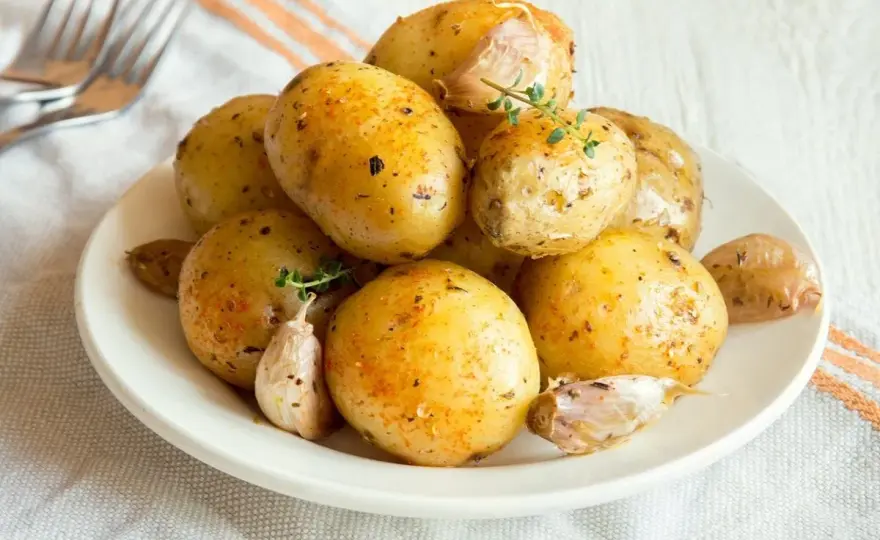 Patate al microonde in 3 minuti - Funziona davvero?