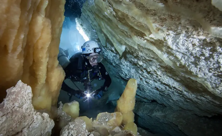 Speleologia od podstaw - jak bezpiecznie zacząć przygodę z jaskiniami