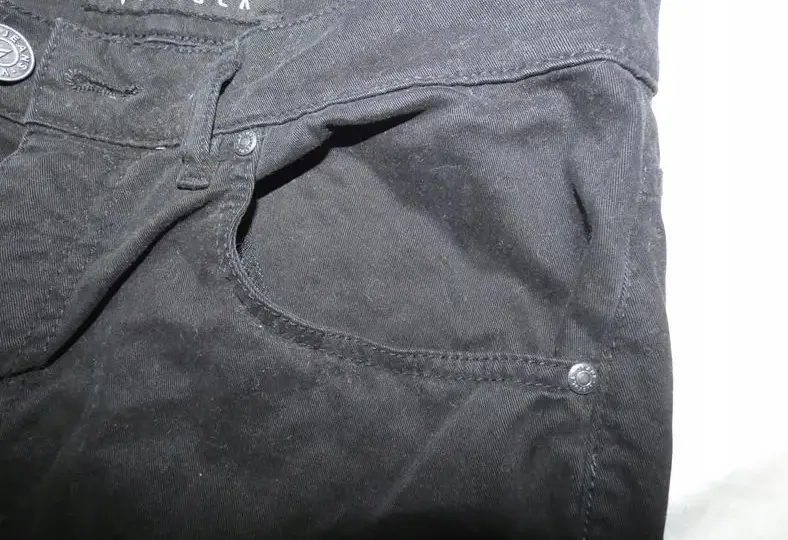 Co warto wiedzieć o jeansach marki Vistula? Oceniamy jakość i styl