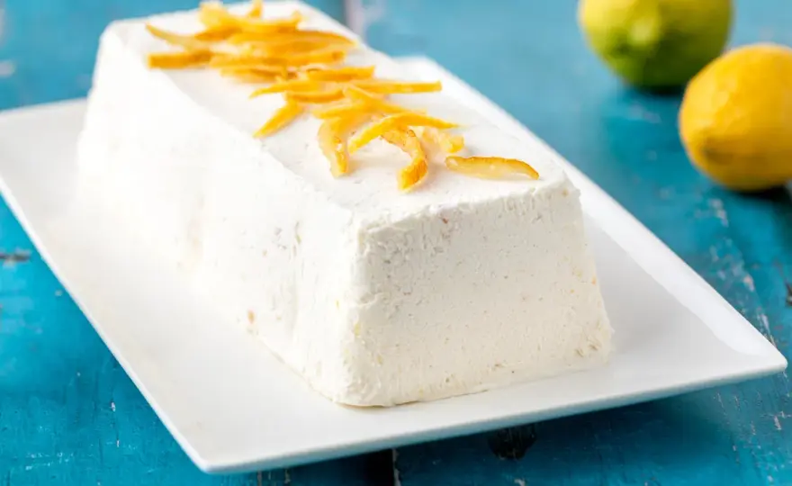 Semifreddo al limone cremoso, la ricetta da preparare in anticipo