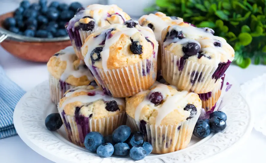 Muffiny z borówkami - puszyste i wilgotne. Sprawdź przepis!