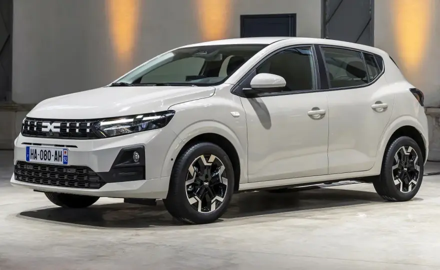 Dacia Sandero 2026 - Ceny, silniki i wersje. Którą warto kupić?