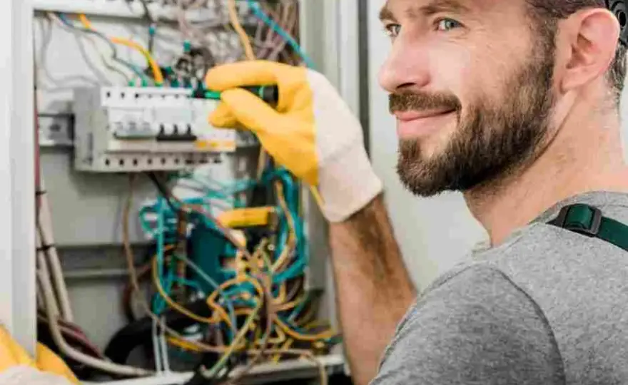 Zarabiaj jako Inżynier Elektryk w Niemczech: Ile Naprawdę?