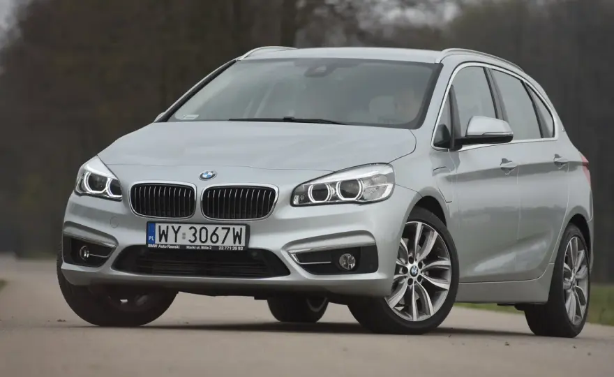 BMW 218i - Która wersja ma sens? Spalanie, akumulator i zakup
