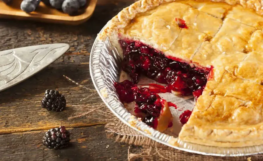 Torta di more soffice, i segreti per non farla affondare