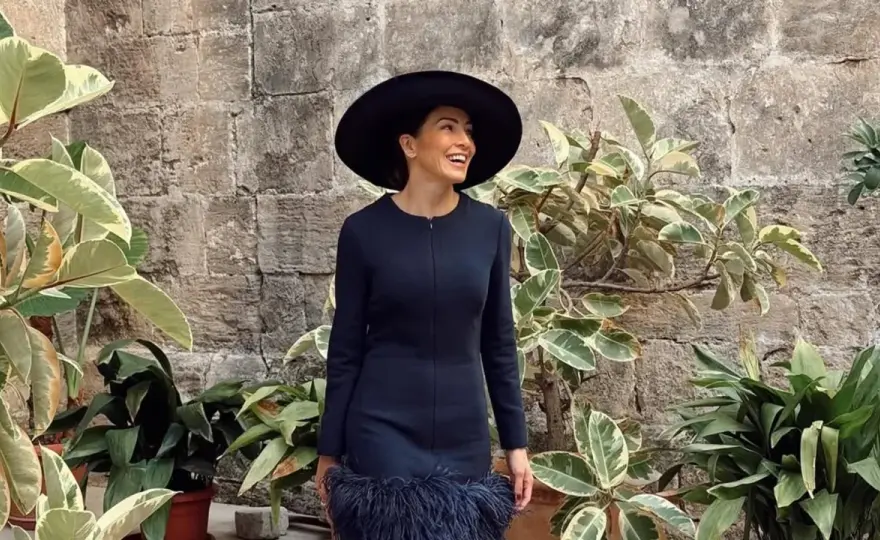 Plumas para tu vestido: Guía de compra y estilo para un look TOP
