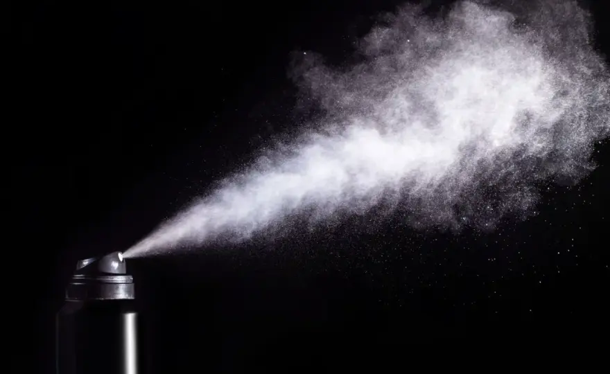 Ile działa gaz pieprzowy? Zaskakujące fakty o jego skuteczności