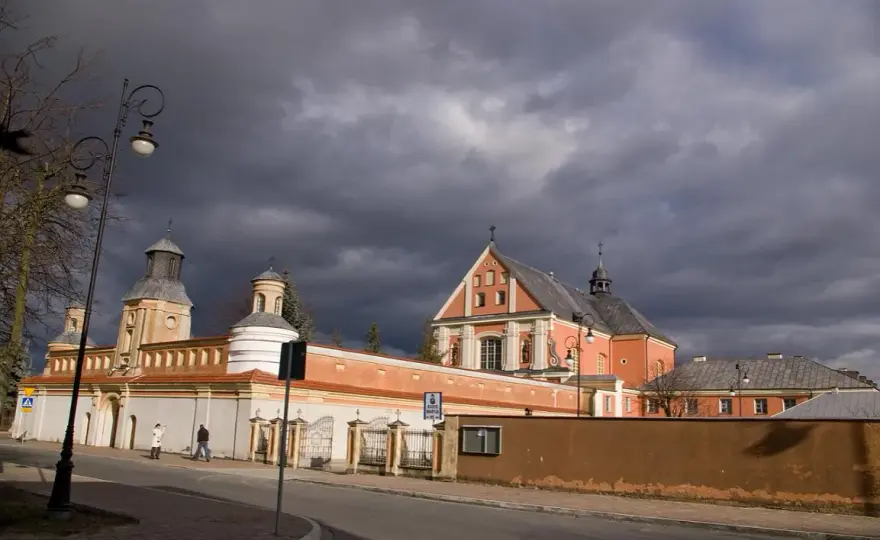 Sanktuarium Ostrołęka: historia, wydarzenia i duchowość w miejscu kultu
