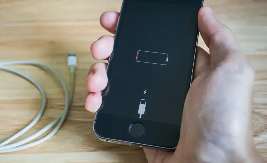 Telefon się nie ładuje? 5 kroków do rozwiązania problemu