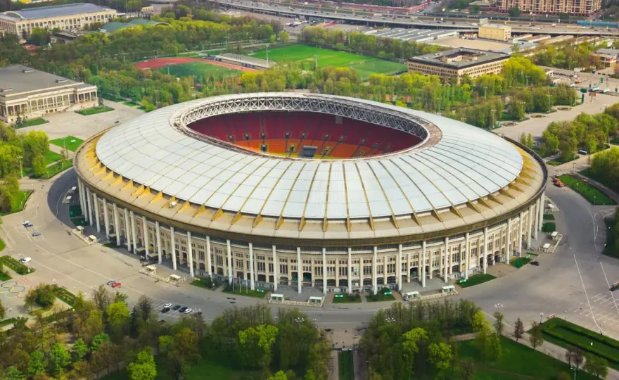 Moskwa: Kluby piłkarskie, historia, stadiony i derby