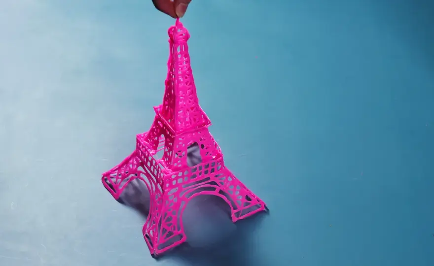 Manualidad de la Torre Eiffel paso a paso con cartón