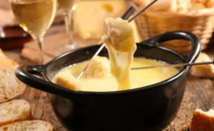 Fondue au Beaufort - réussir une texture soyeuse et savoyarde