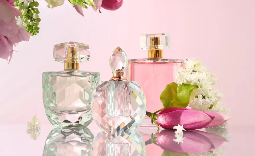 Perfumy vs Woda Toaletowa: Kluczowe Różnice i Wybór Zapachu