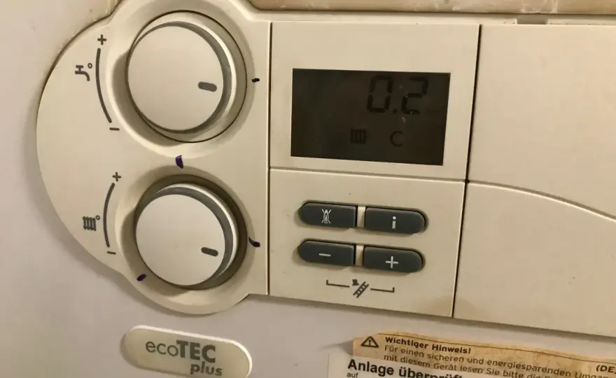 Piec Vaillant nie grzeje wody? Szybka diagnoza i rozwiązania