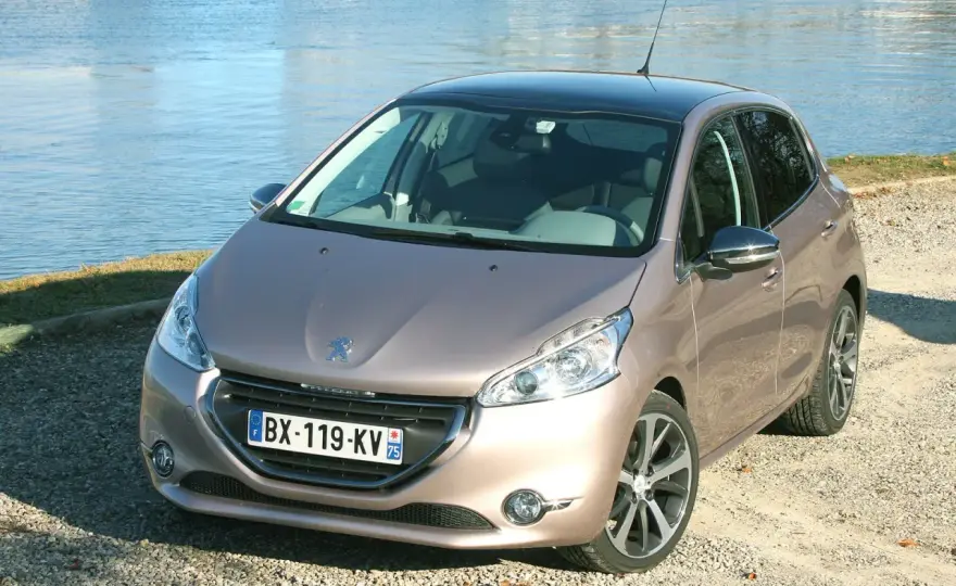 208 GPL: conviene ancora? Guida completa all'acquisto