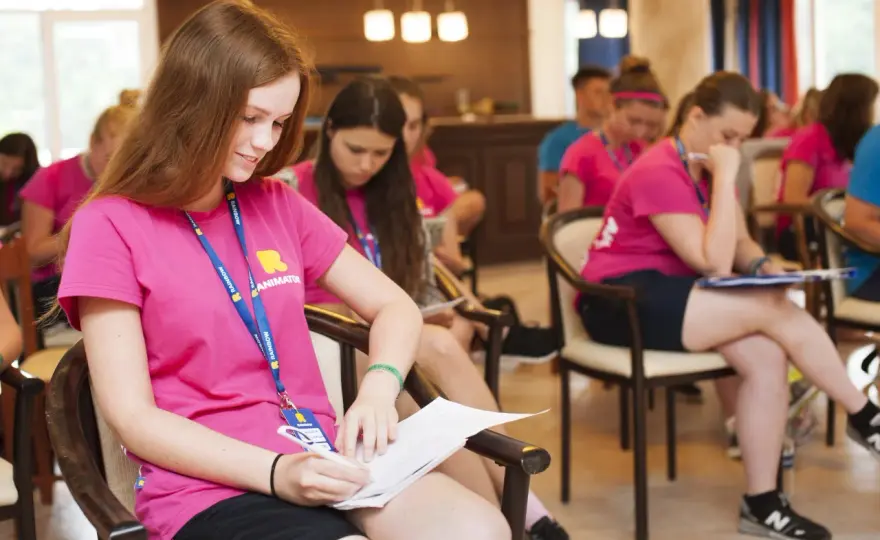 Ile zarabia animator w hotelu? Zaskakujące różnice w wynagrodzeniu