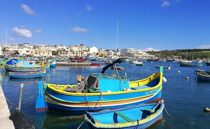 Najlepsze miejsca, gdzie zjeść w Marsaxlokk - odkryj lokalne smaki