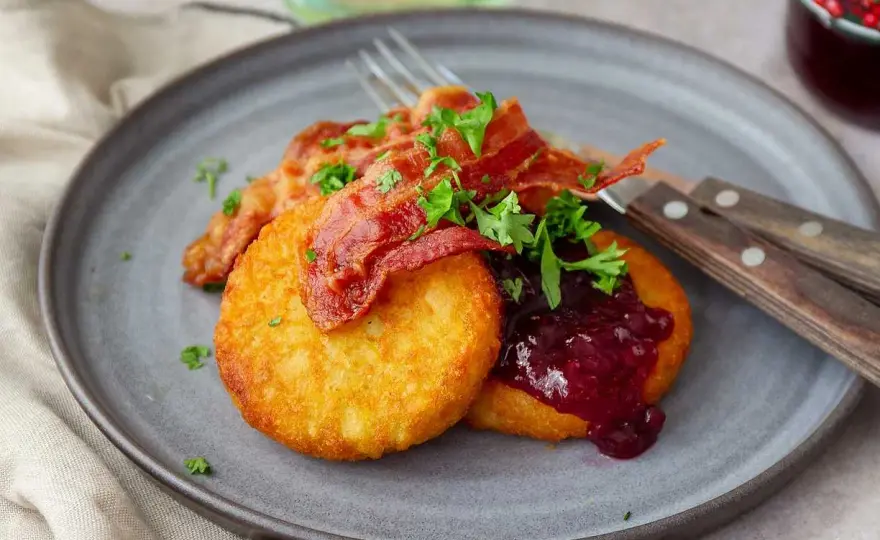 Potatisbullar i airfryer med frasig yta och rätt tillbehör