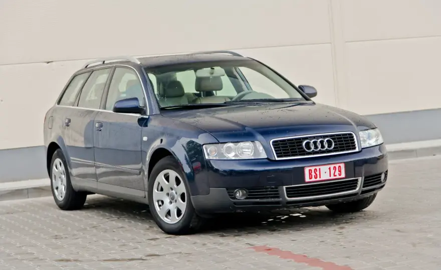 Audi A4 B6 żarówki przód - Wiesz, które wybrać i jak wymienić?