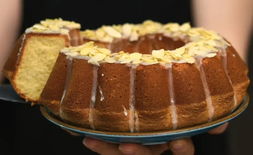 Babka na oleju - przepis na idealnie wilgotne ciasto!
