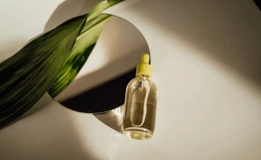 Maksymalna skuteczność serum na twarz? Odkryj sekrety aplikacji!