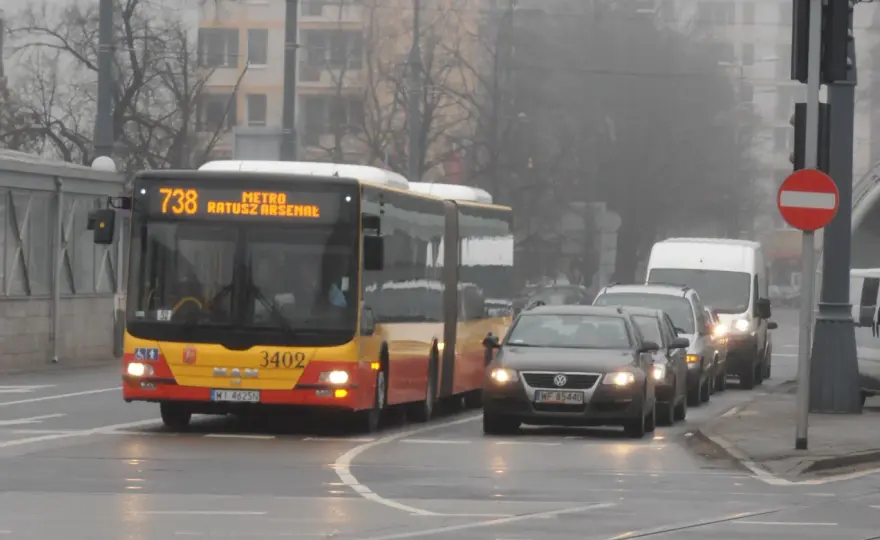 Rozkład jazdy 738 Warszawa-Radzymin: Trasa, bilety, czas. Sprawdź!