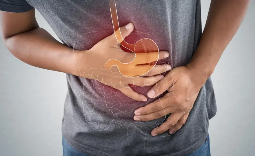 Akutes Abdomen erkennen - wann Bauchschmerzen zum Notfall werden