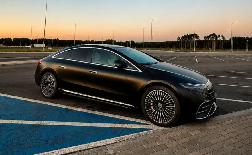 Mercedes EQS - czy ta elektryczna limuzyna ma sens na co dzień?