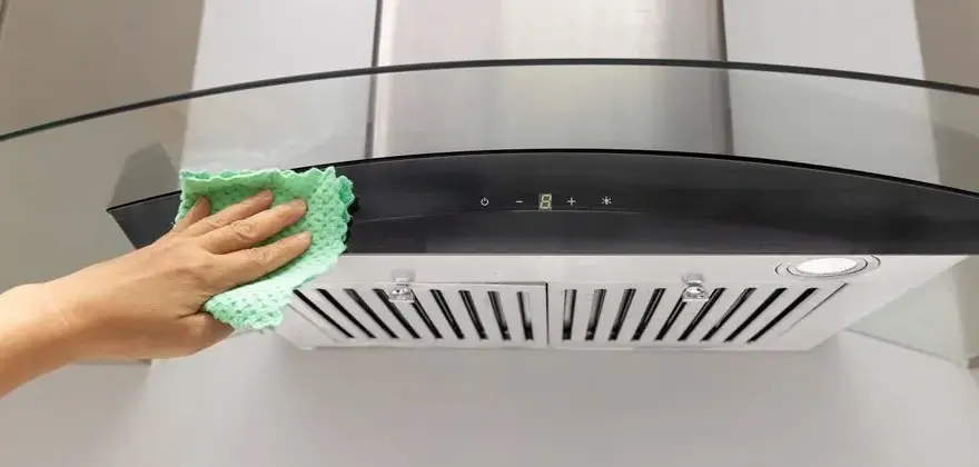 Jak wyczyścić okap? Skuteczny poradnik czyszczenia filtrów i obudowy
