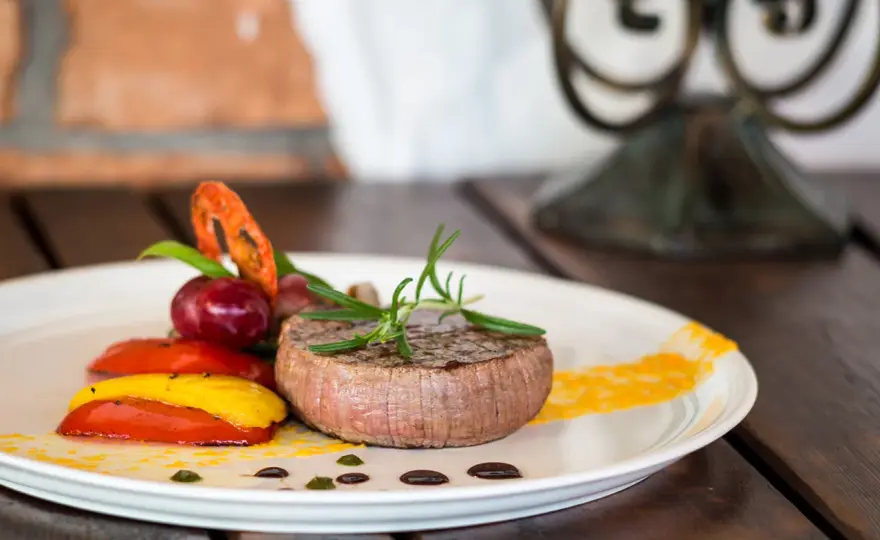 Gdzie zjeść w Kudowie Zdroju? Odkryj najlepsze restauracje